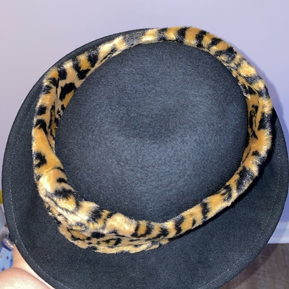 Betmar Wool Vintage Union Made Black With Animal Print Faux Fur Hat Band main image 11